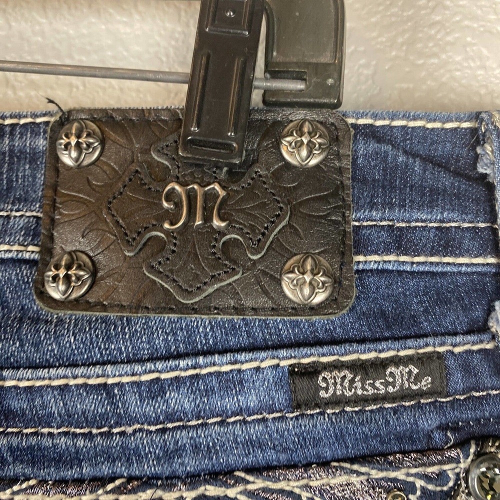 Miss Me Womens Jeans 34 X 29 CAPRIS Signature Boot Mid Rise Jeweled Pocket - Picture 7 of 11